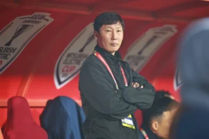 HLV Kim Sang-sik Đón Nhân Tố Bí Ẩn Trước Trận Đấu Với Man United