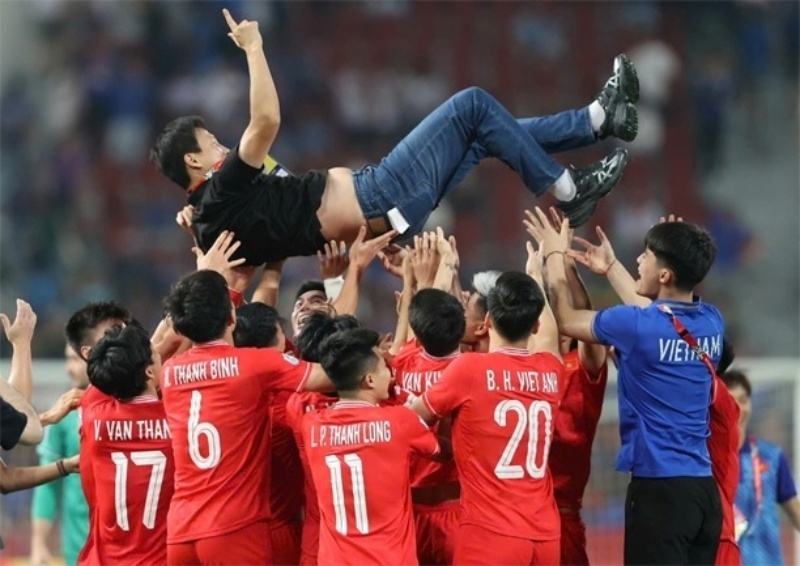 Việt Nam vô địch AFF Cup 2024, vượt Thái Lan gây sốt toàn cầu